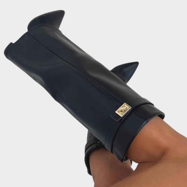 Detail view of shaft with twist-lock strap and side zip