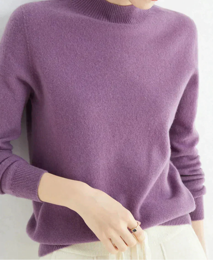Front view showing mock neckline and ribbed cuffs, dunkellila