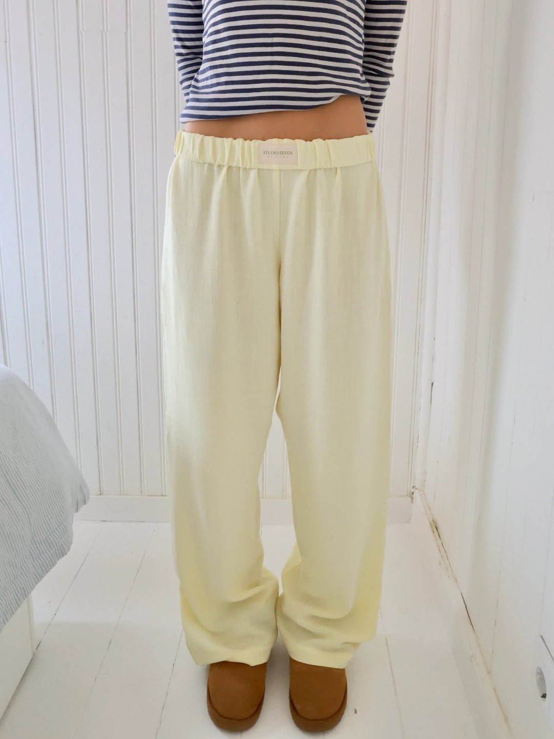 Women’s Lounge Pants with Elastic Waistband and Side Pockets