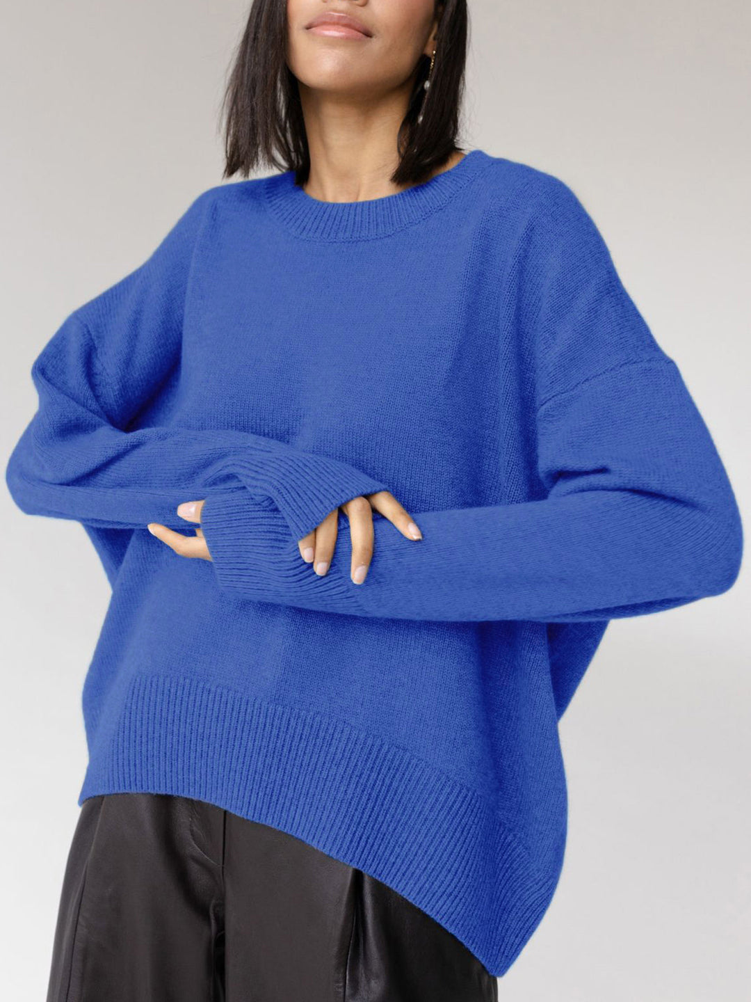 Women’s Oversized Cable Knit Jumper with Round Neckline and Ribbed Trim