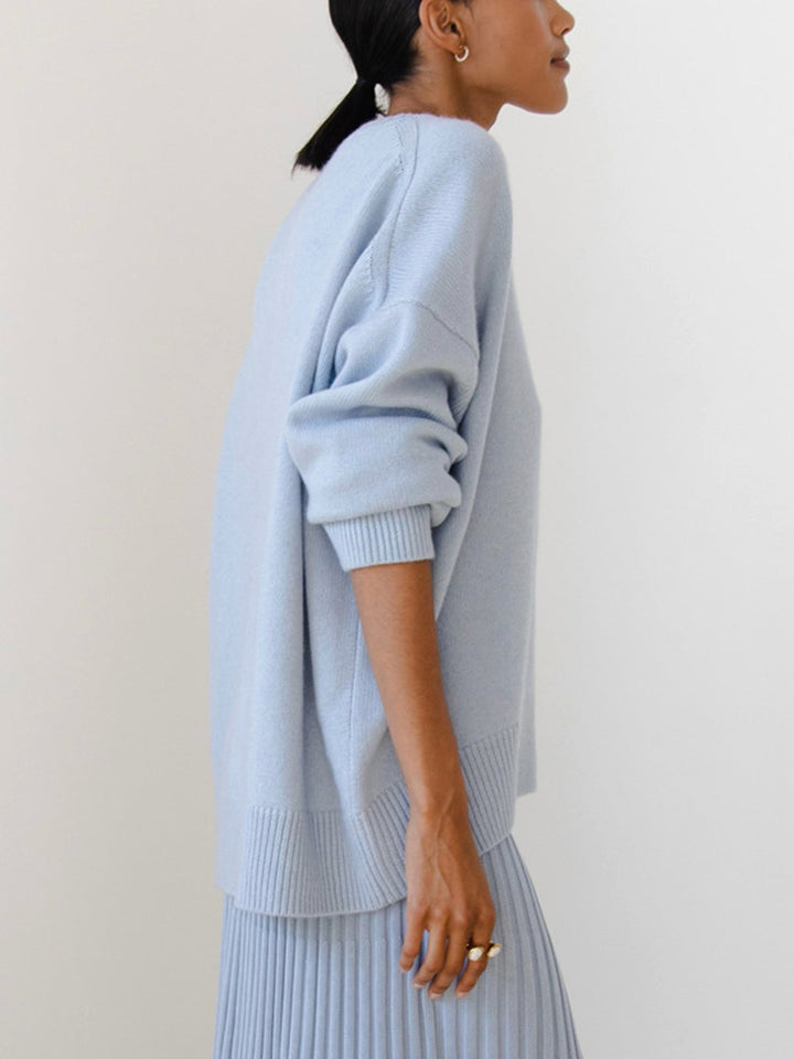 Women’s Oversized Cable Knit Jumper with Round Neckline and Ribbed Trim