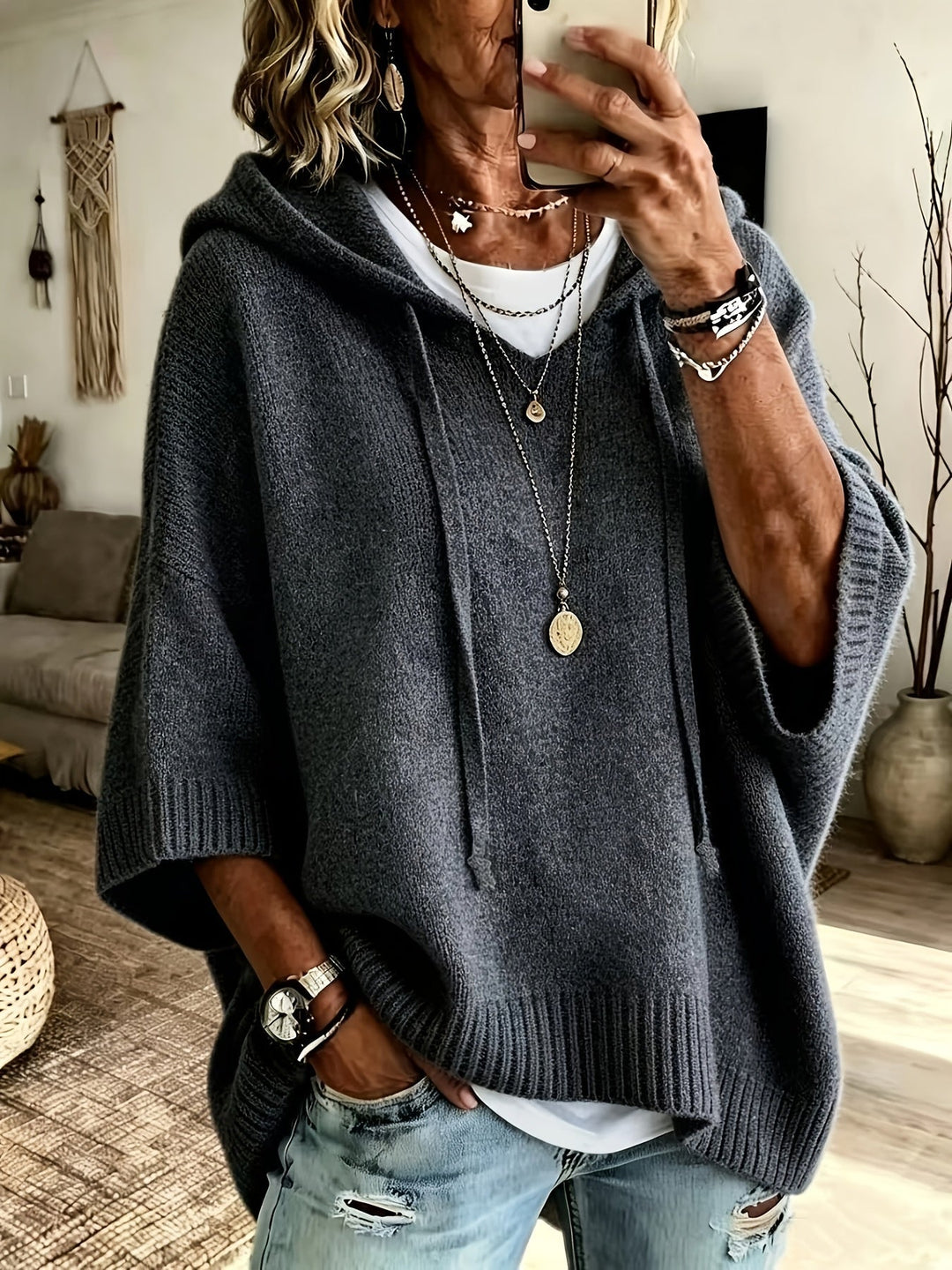 Women’s Oversized Hoodie with Drawstring Detail and Ribbed Trim