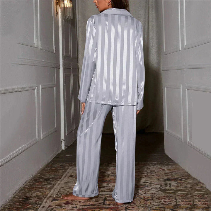 Women’s Pyjama Set with Collared Neckline and Stripe Pattern