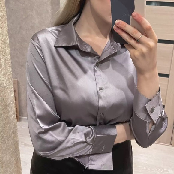 Women’s Shirt with Collared Neck and Button Front