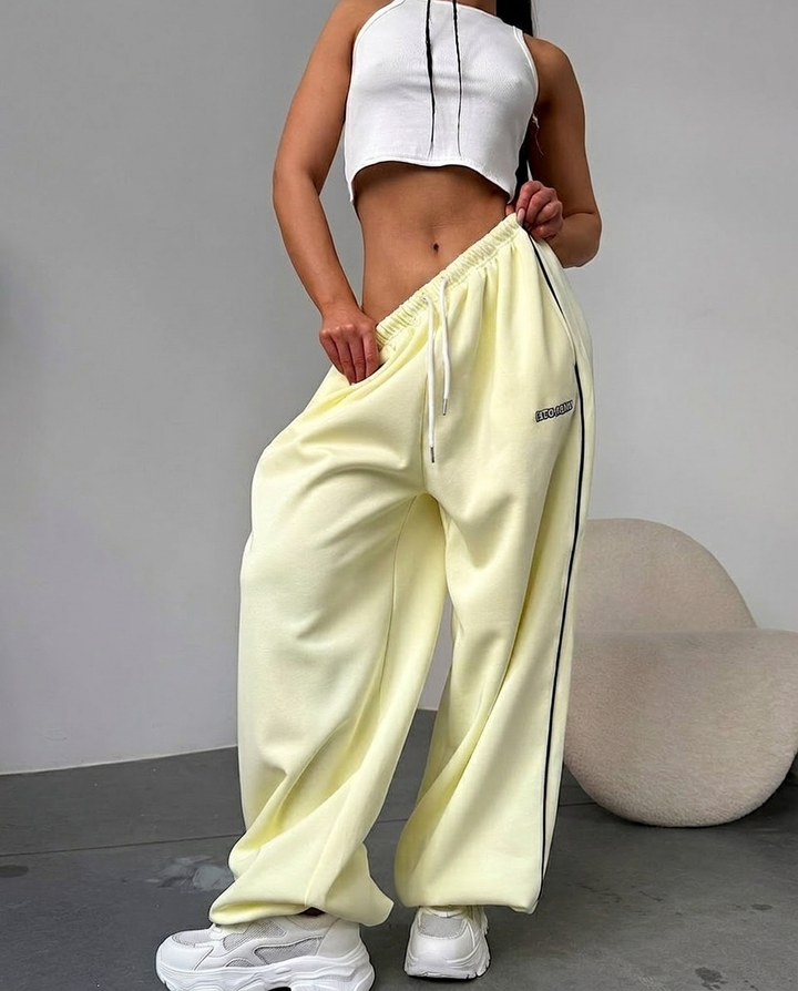 Women’s Sweatpants with Drawstring Waist and Side Stripe